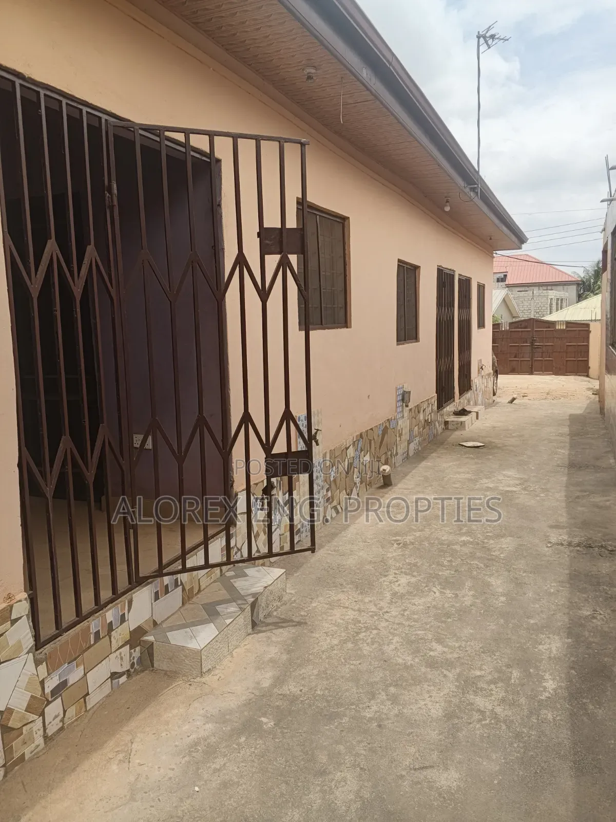 1bdrm Apartment in Chamber Self, Frafraha for rent in Frafraha