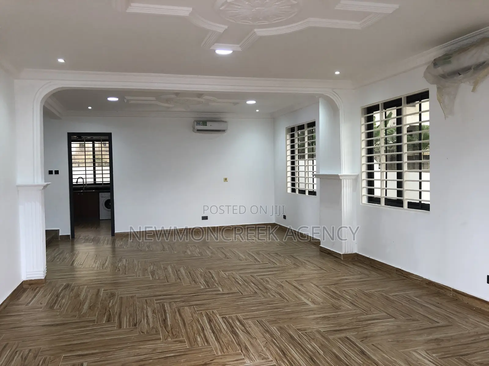 4bdrm Duplex in Ayi Mensah Toll, Accra Metropolitan for sale in Accra Metropolitan