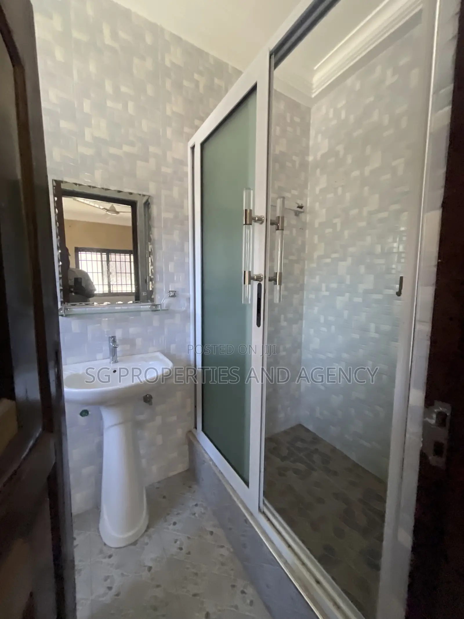 2bdrm Apartment in Junction Mall, Sakumono for rent in Sakumono