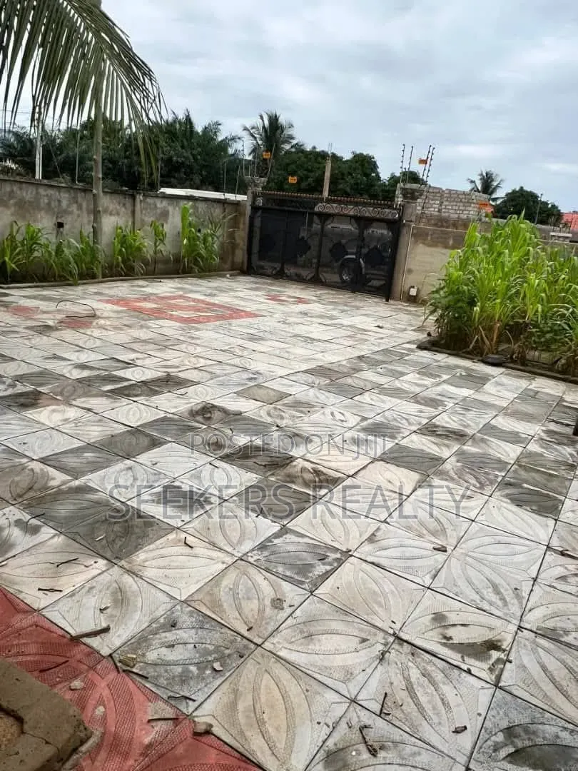 5bdrm House in Seekers Realty, Olebu for sale in Olebu