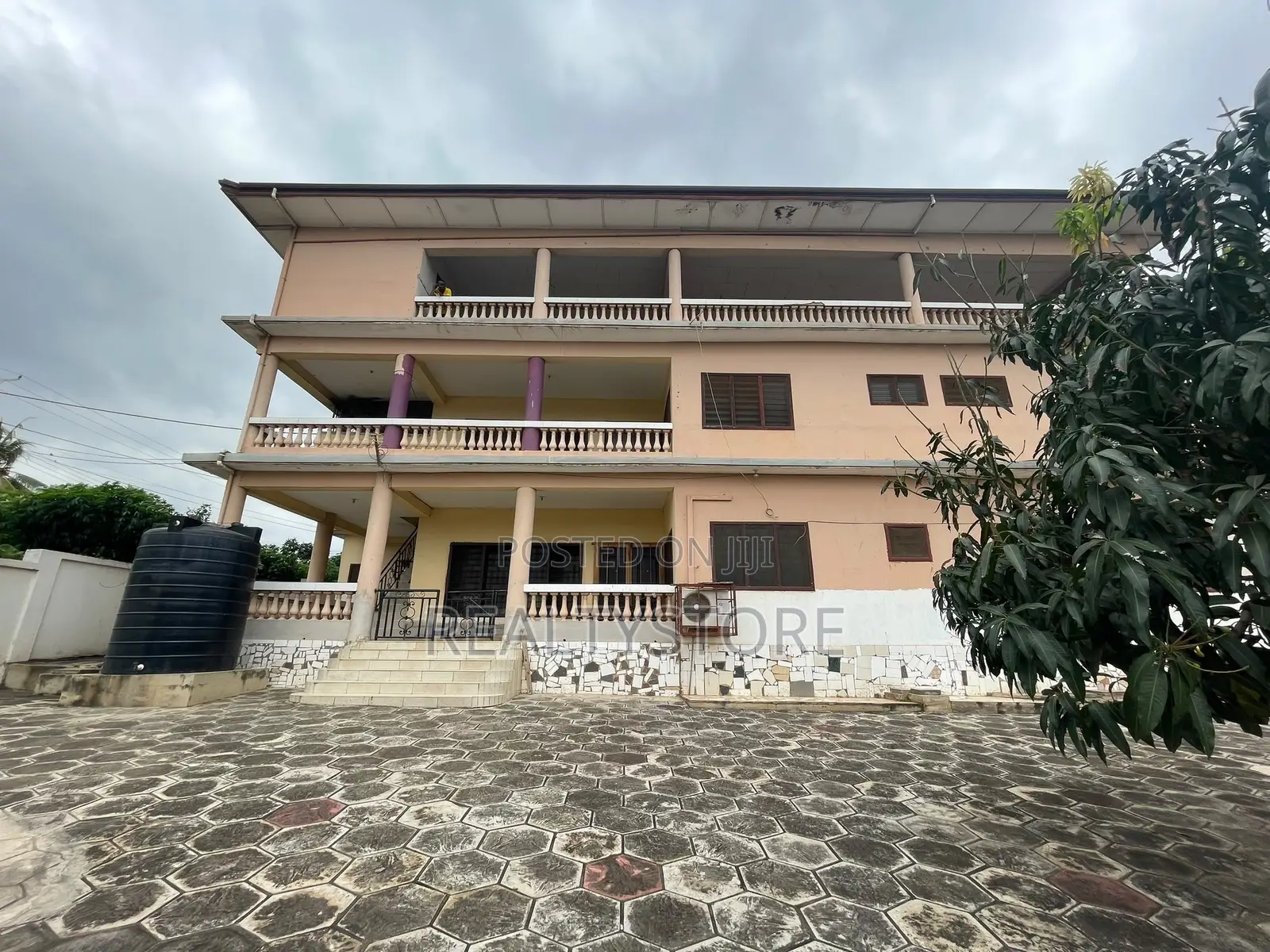 4bdrm Apartment in Oscar Junction, Accra Metropolitan for rent in Accra Metropolitan