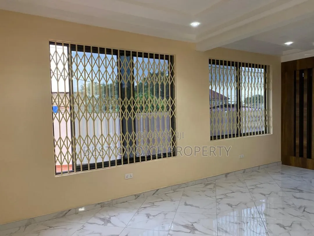4bdrm Apartment in New Oak Villa, A&C Mall Area for rent in A&C Mall Area