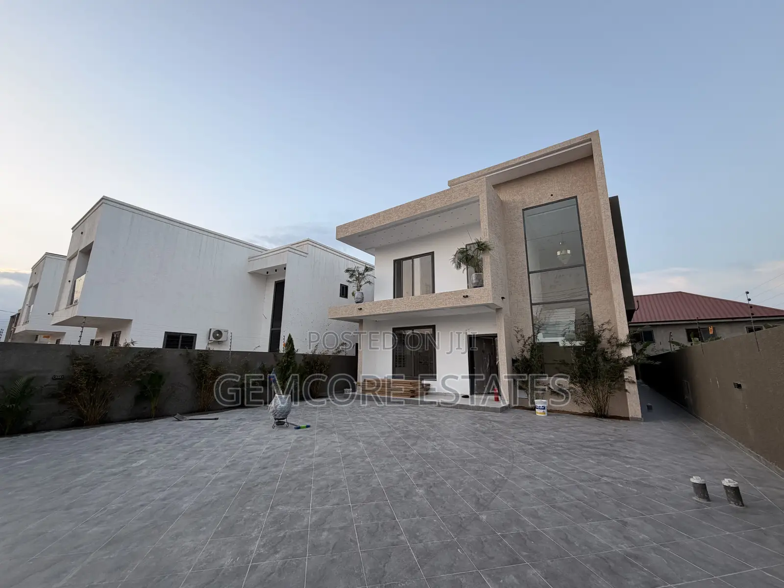 4bdrm House in School Junction, Ashaley Botwe for sale in Ashaley Botwe