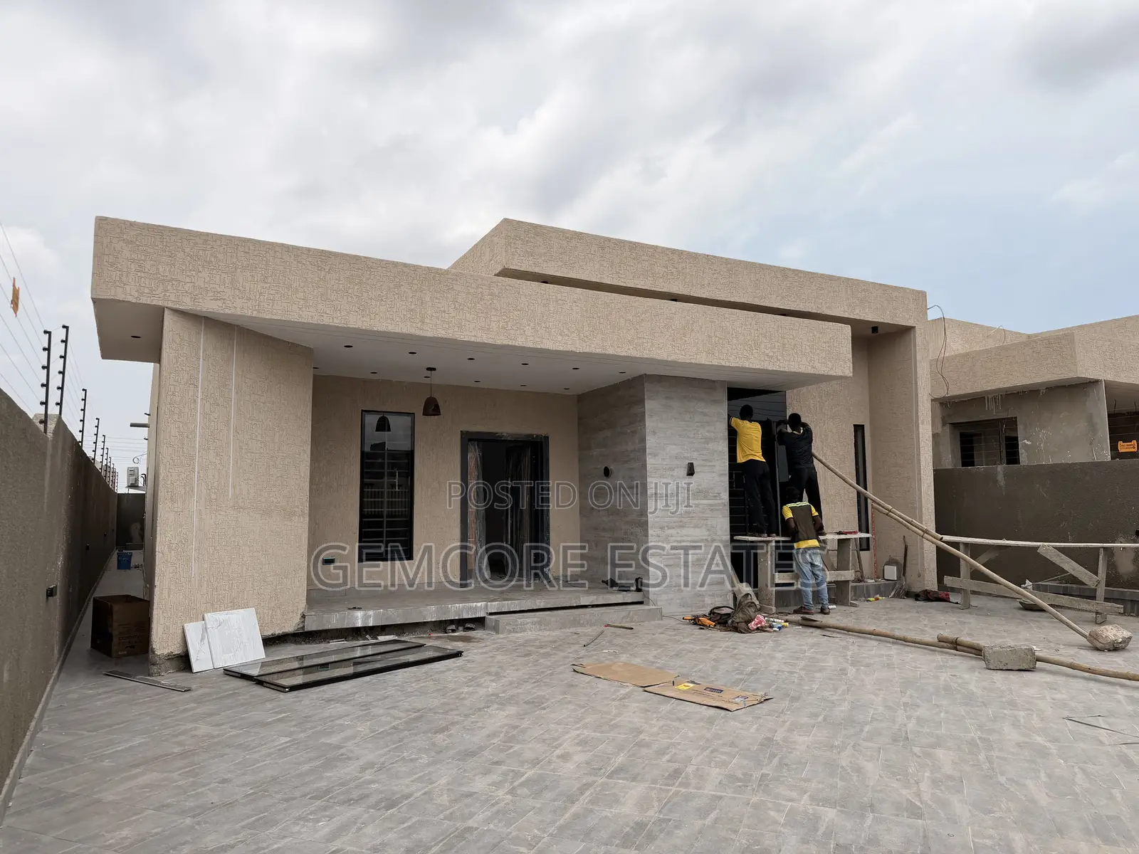 3bdrm House in Lakeside for sale in Lake Side Estate