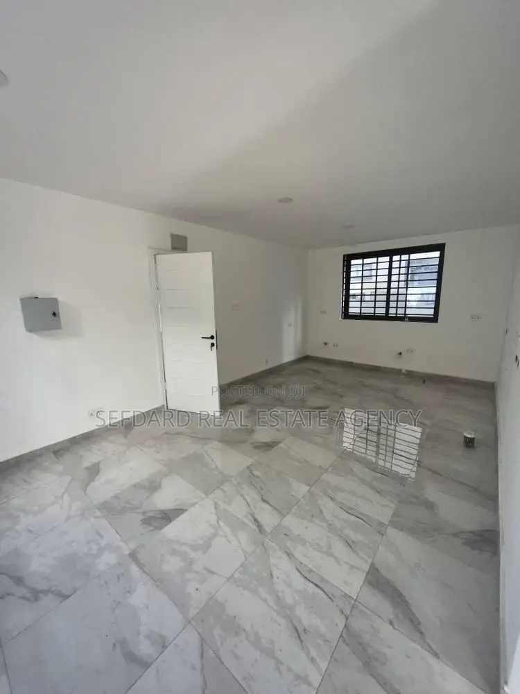 3bdrm House in Sefdard Properties, Kwabenya for sale in Kwabenya