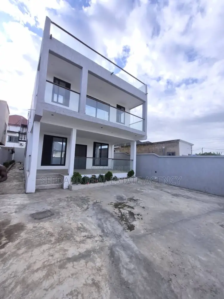 3bdrm House in Sefdard Properties, Kwabenya for sale in Kwabenya