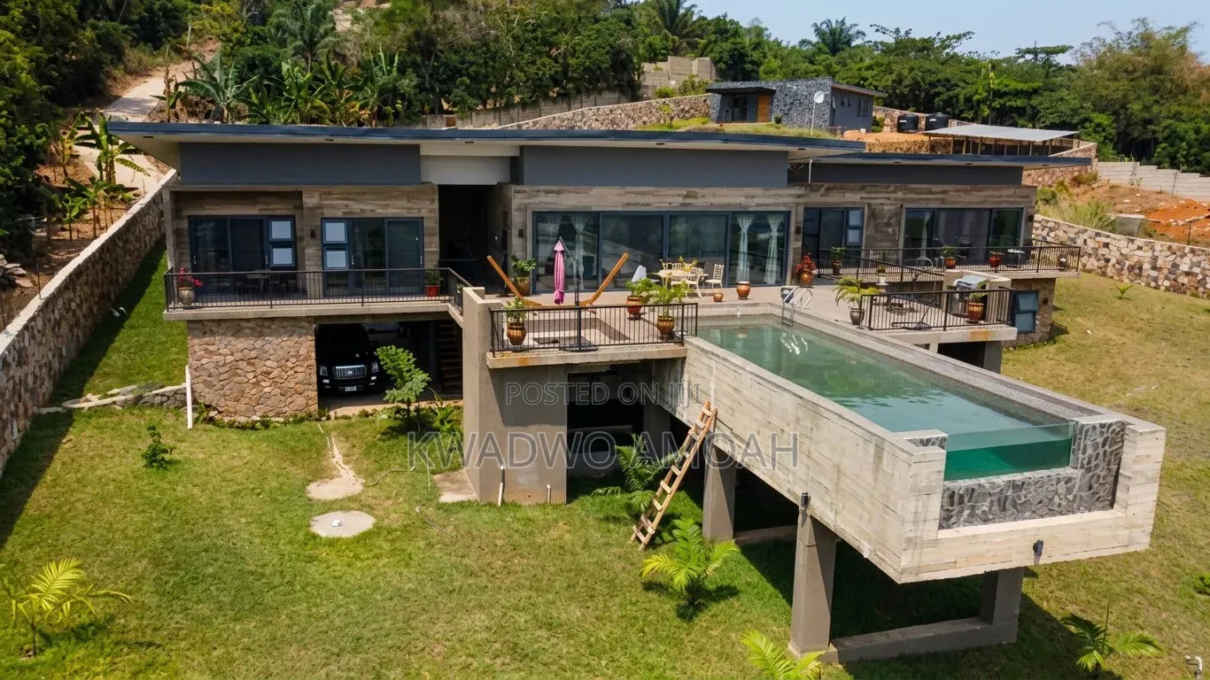 Furnished 8bdrm Mansion in Aburi for sale in Aburi