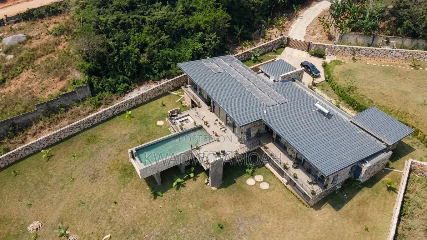 Furnished 8bdrm Mansion in Aburi for sale in Aburi