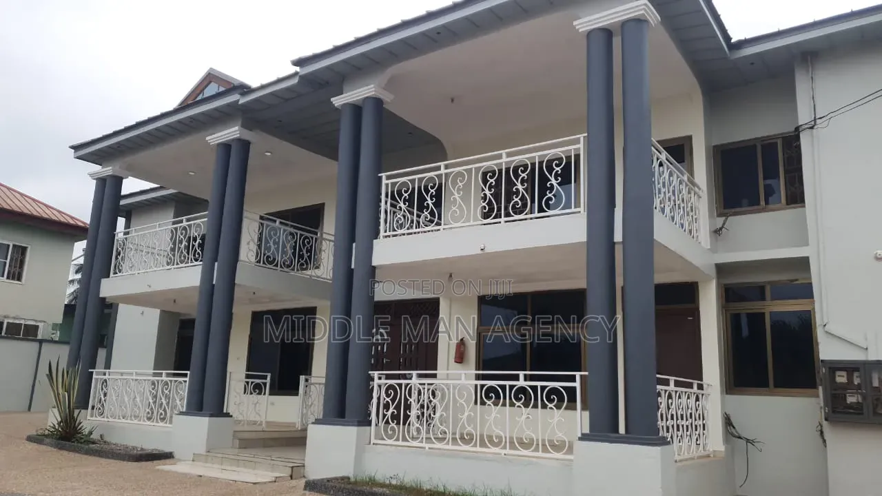 Furnished 8bdrm Mansion in Middle Man Agency, Ejisu-Juaben Municipal in Ejisu-Juaben Municipal