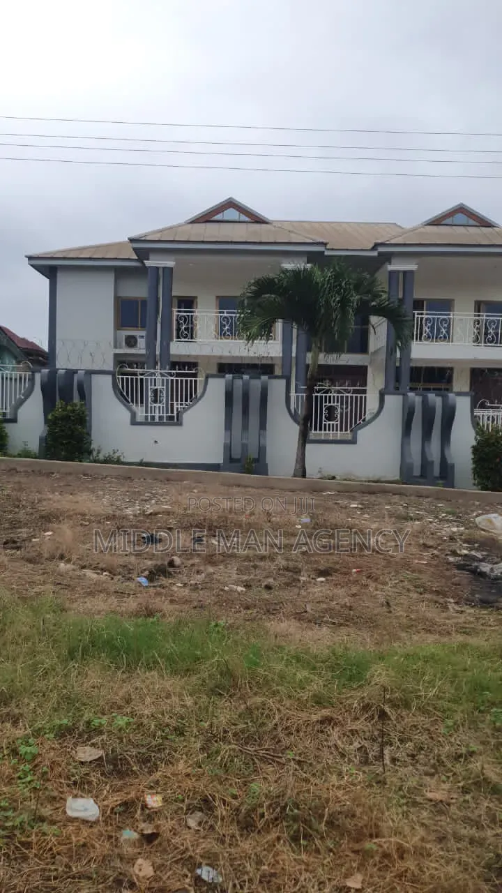 Furnished 8bdrm Mansion in Middle Man Agency, Ejisu-Juaben Municipal in Ejisu-Juaben Municipal