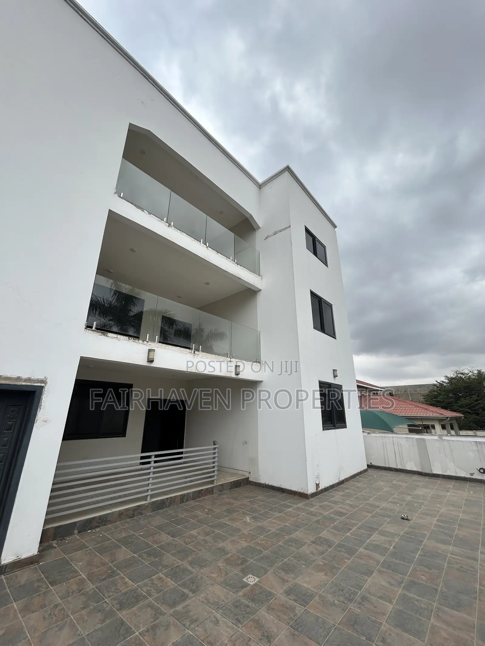 3bdrm Apartment in A&C Mall, East Legon for rent in East Legon