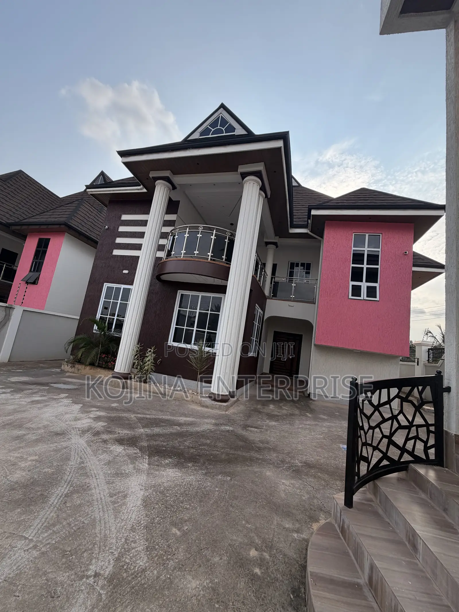 Furnished 6bdrm Mansion in Santasi-Oteng, Kumasi Metropolitan for sale in Kumasi Metropolitan