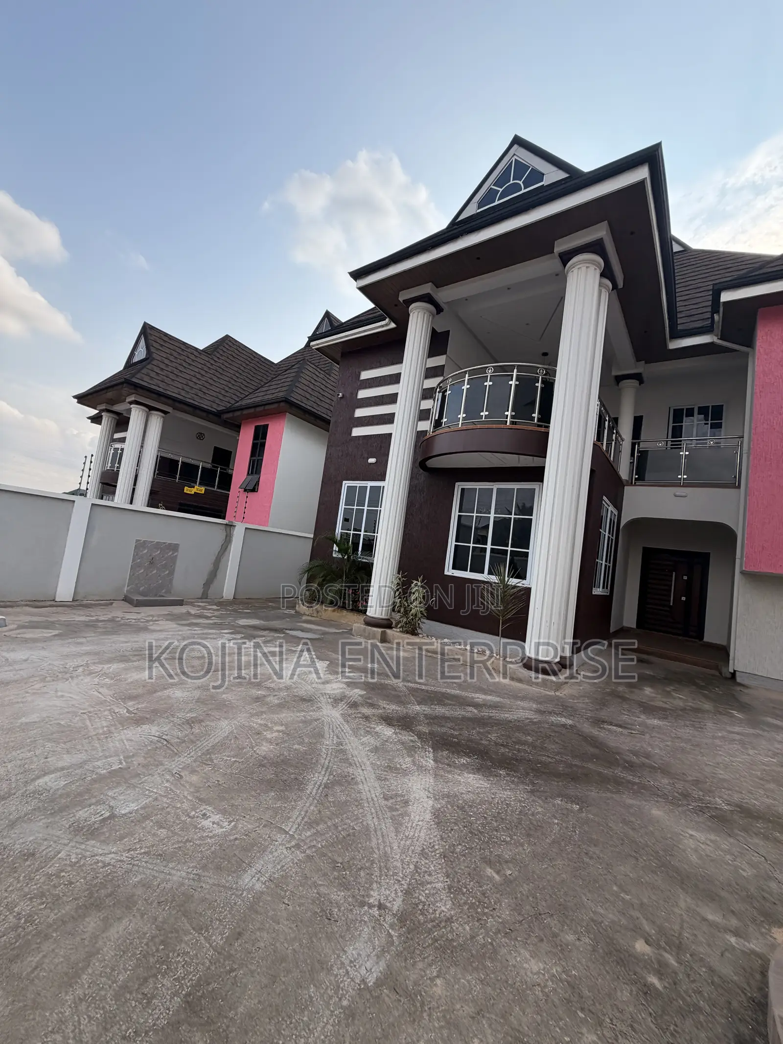 Furnished 6bdrm Mansion in Santasi-Oteng, Kumasi Metropolitan for sale in Kumasi Metropolitan