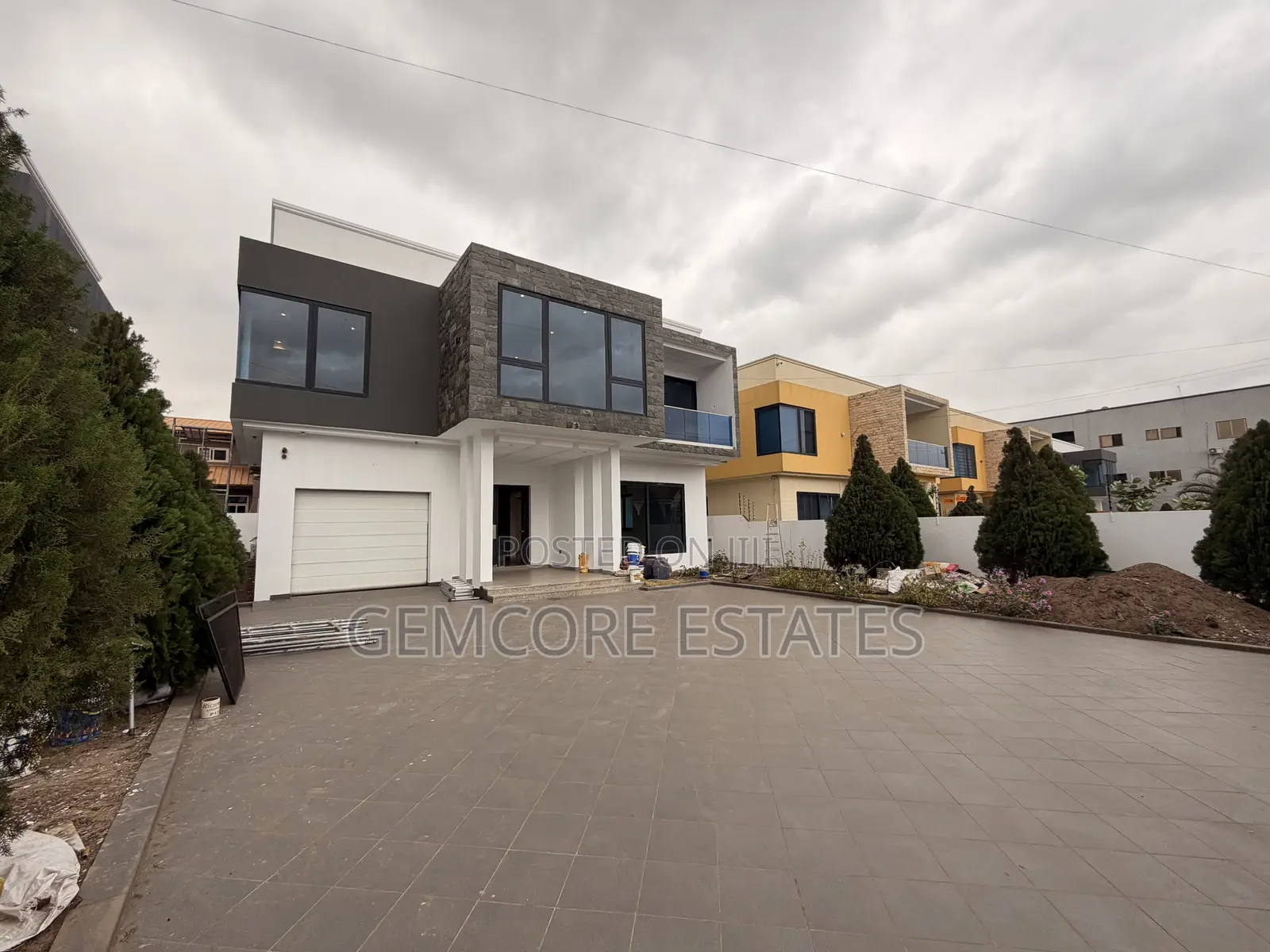 5bdrm House in Ars, East Legon for rent in East Legon