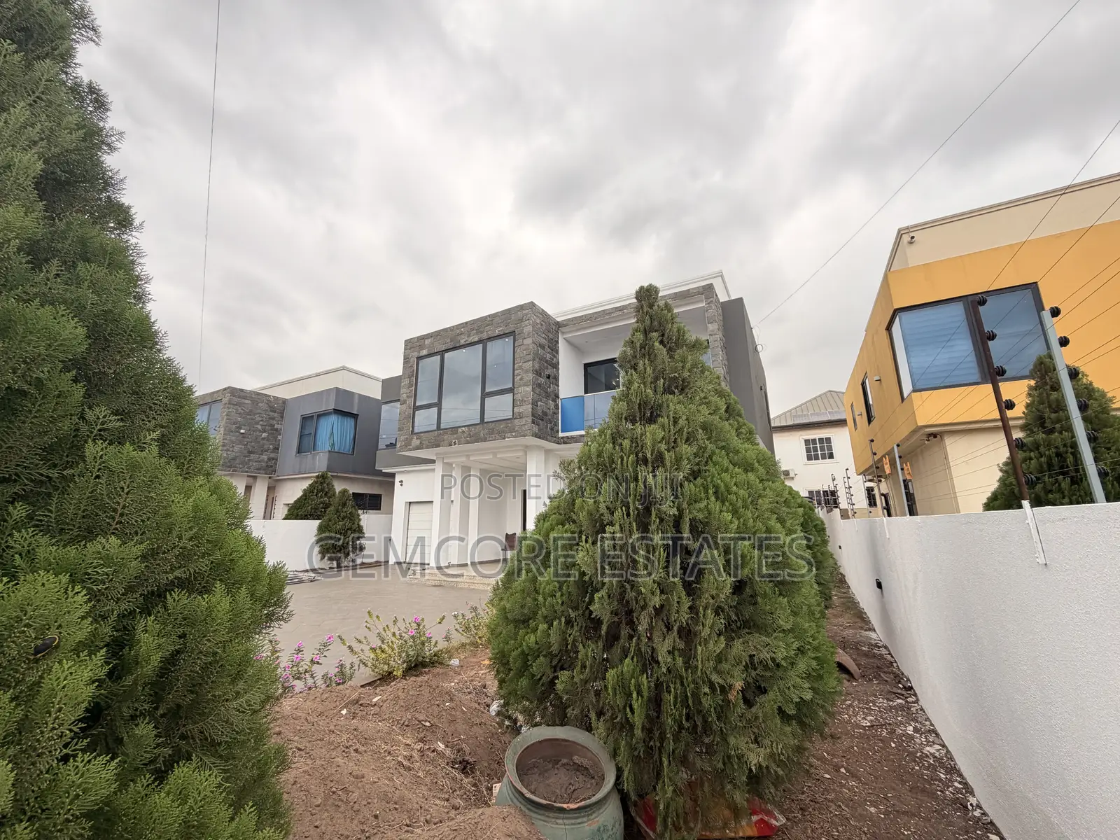 5bdrm House in Ars, East Legon for rent in East Legon