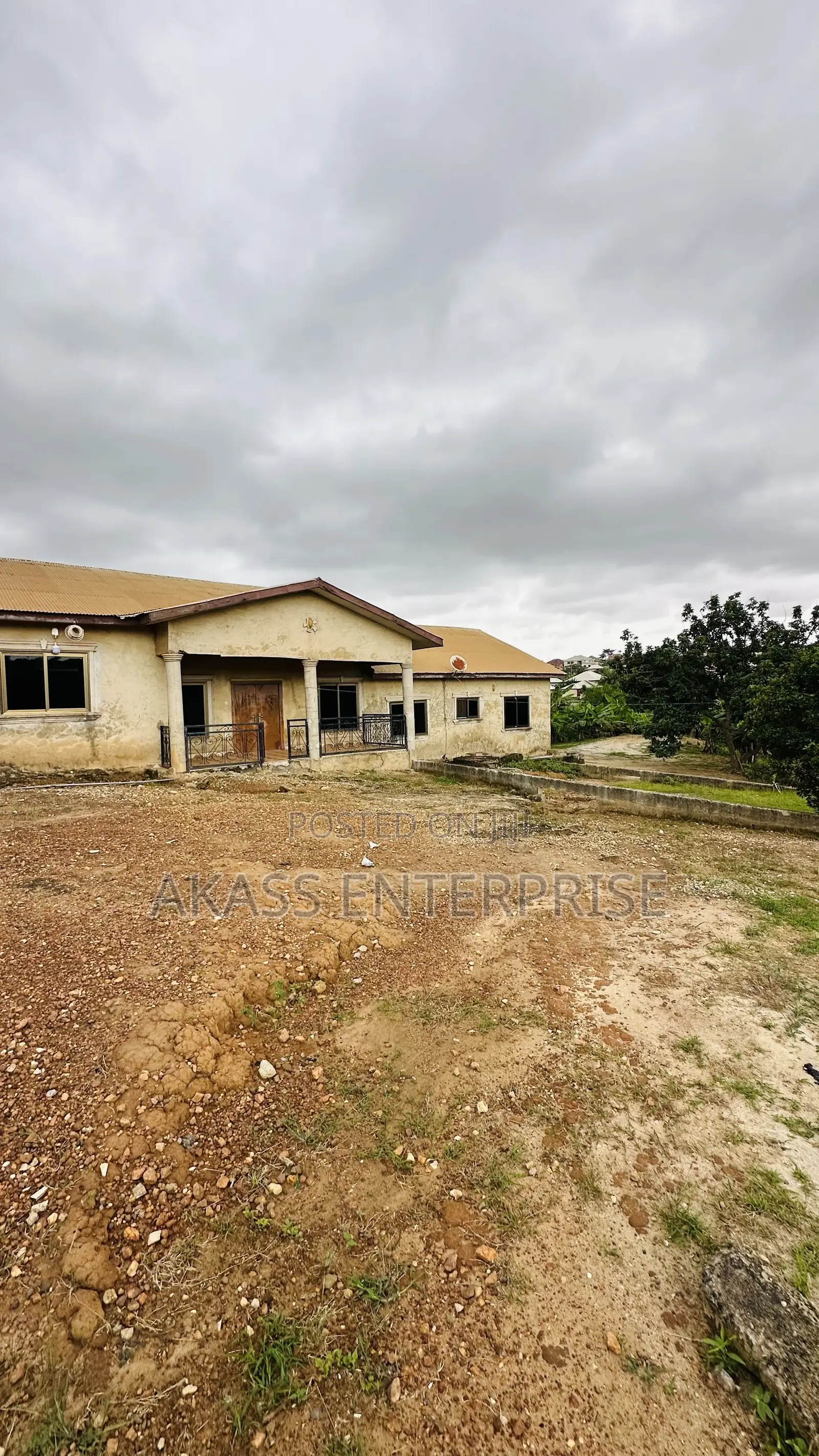 Furnished 5bdrm House in Atwima Kwanwoma for sale in Atwima Kwanwoma