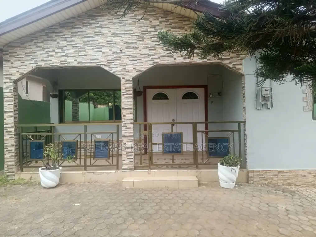 3bdrm House in Sefdard Properties, Ablekuma for rent in Ablekuma
