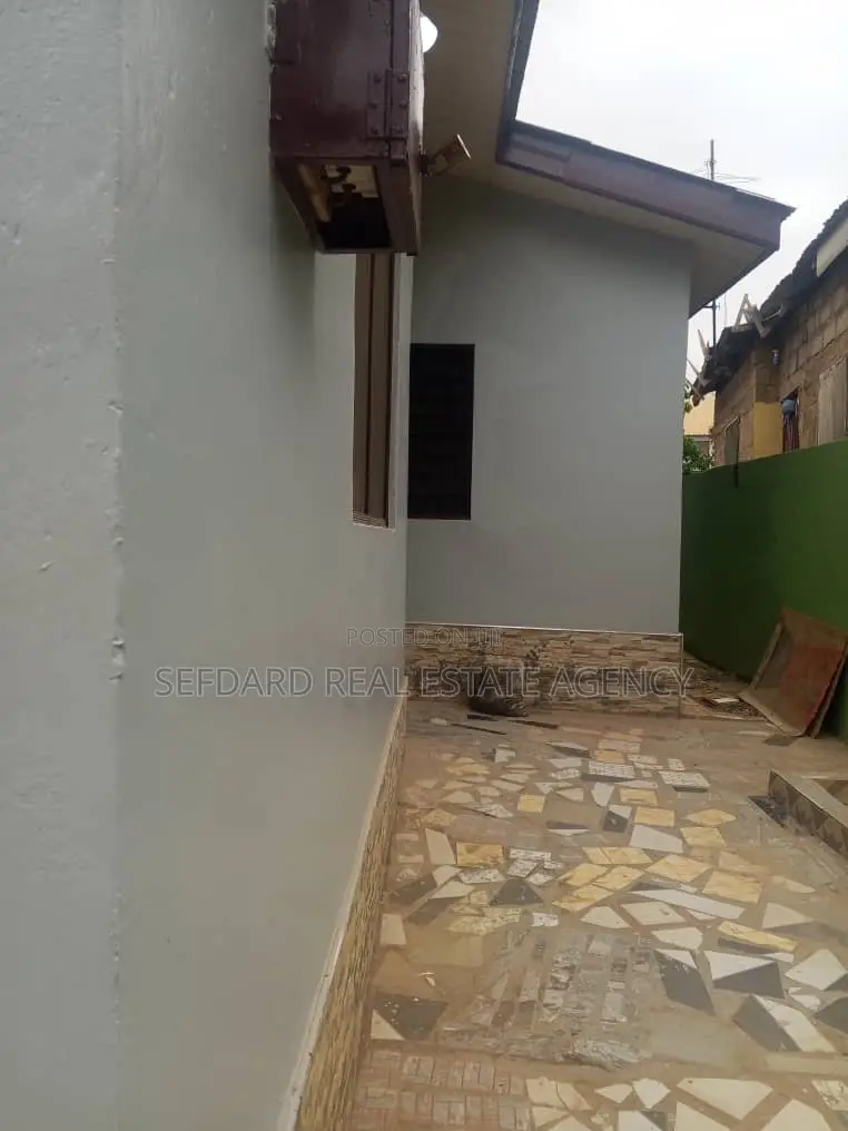 3bdrm House in Sefdard Properties, Ablekuma for rent in Ablekuma
