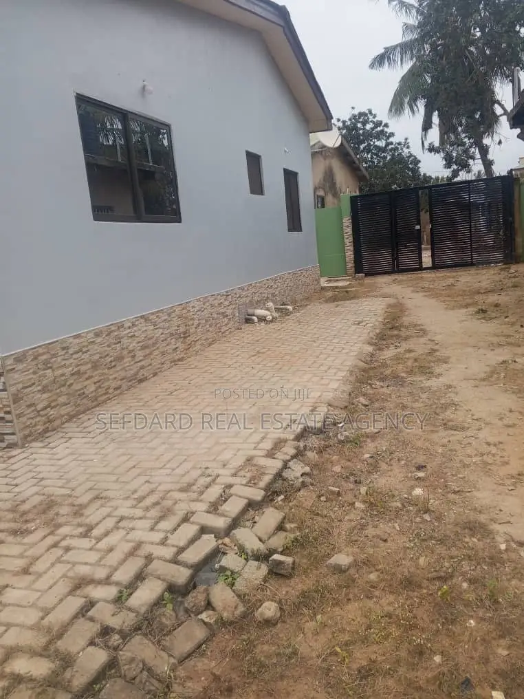 3bdrm House in Sefdard Properties, Ablekuma for rent in Ablekuma