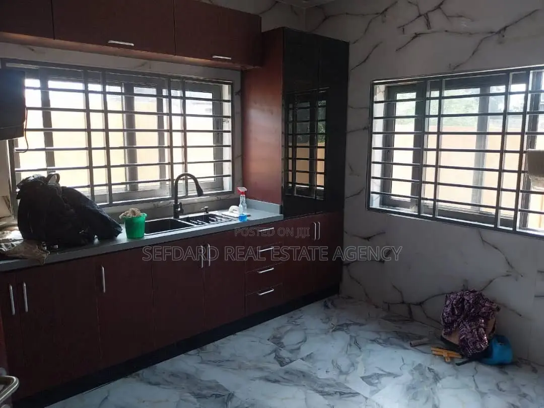 6bdrm Duplex in Sefdard Properties, Asylum Down for rent in Asylum Down