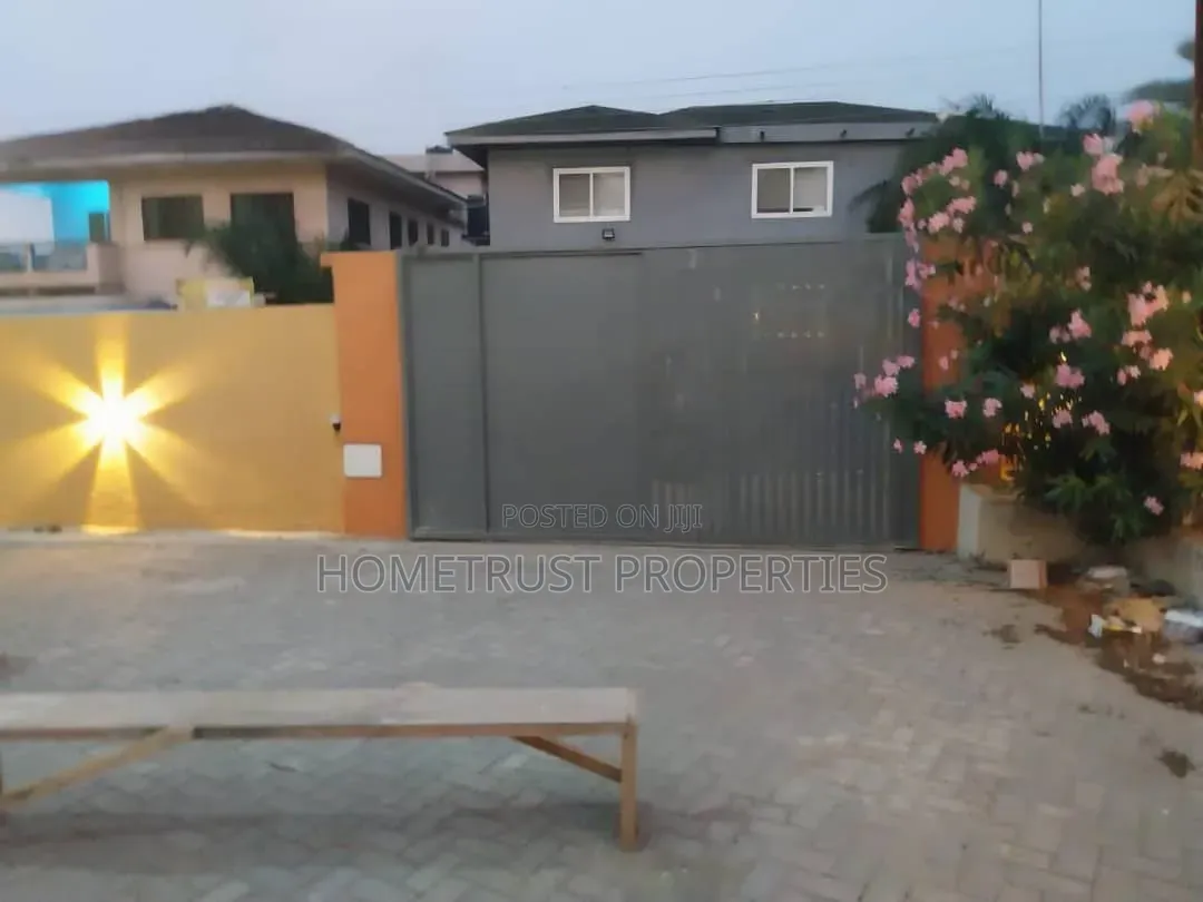 6bdrm Duplex in Asylum Down, Happy FM Area for rent in Happy FM Area
