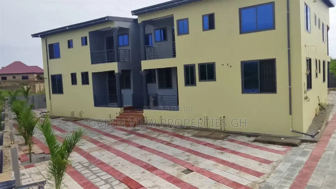 8bdrm Apartment in Kasoa for sale in Kasoa