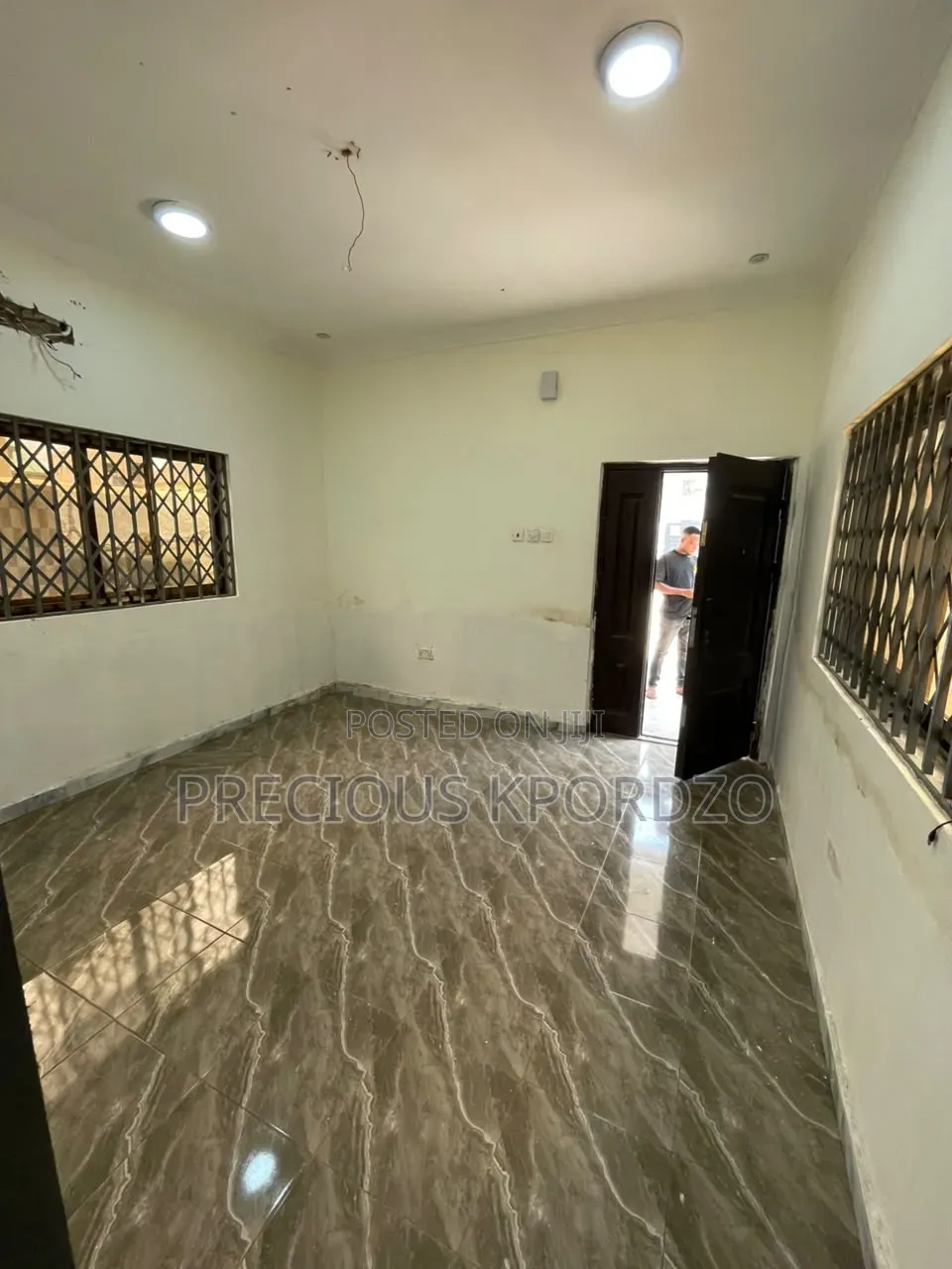 1bdrm Room & Parlour in Adenta Commandos Lst for rent in Commandos