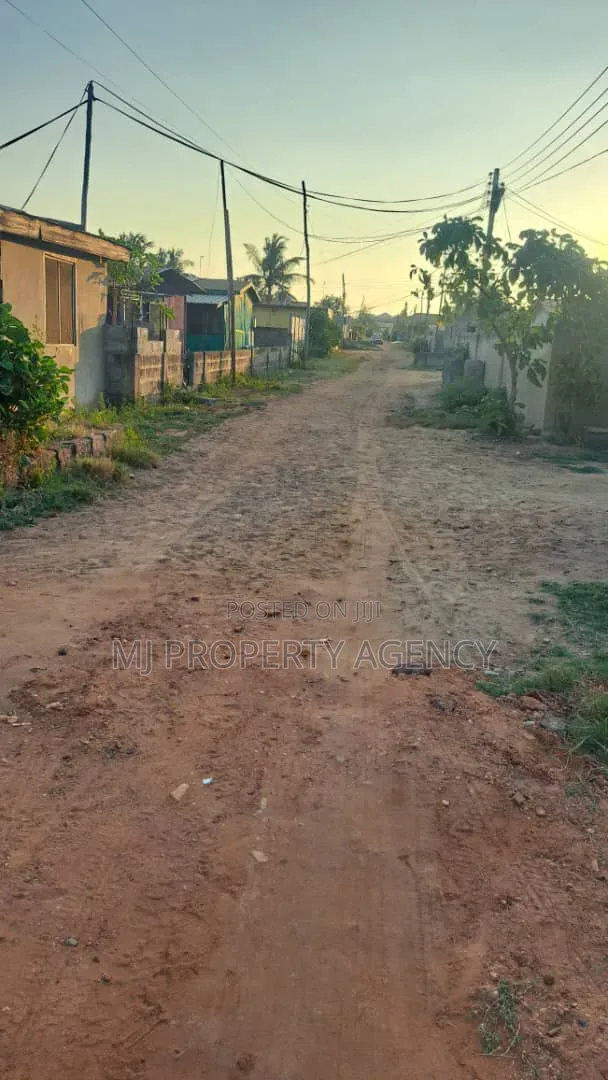 Half Plot for Sale in Community 25