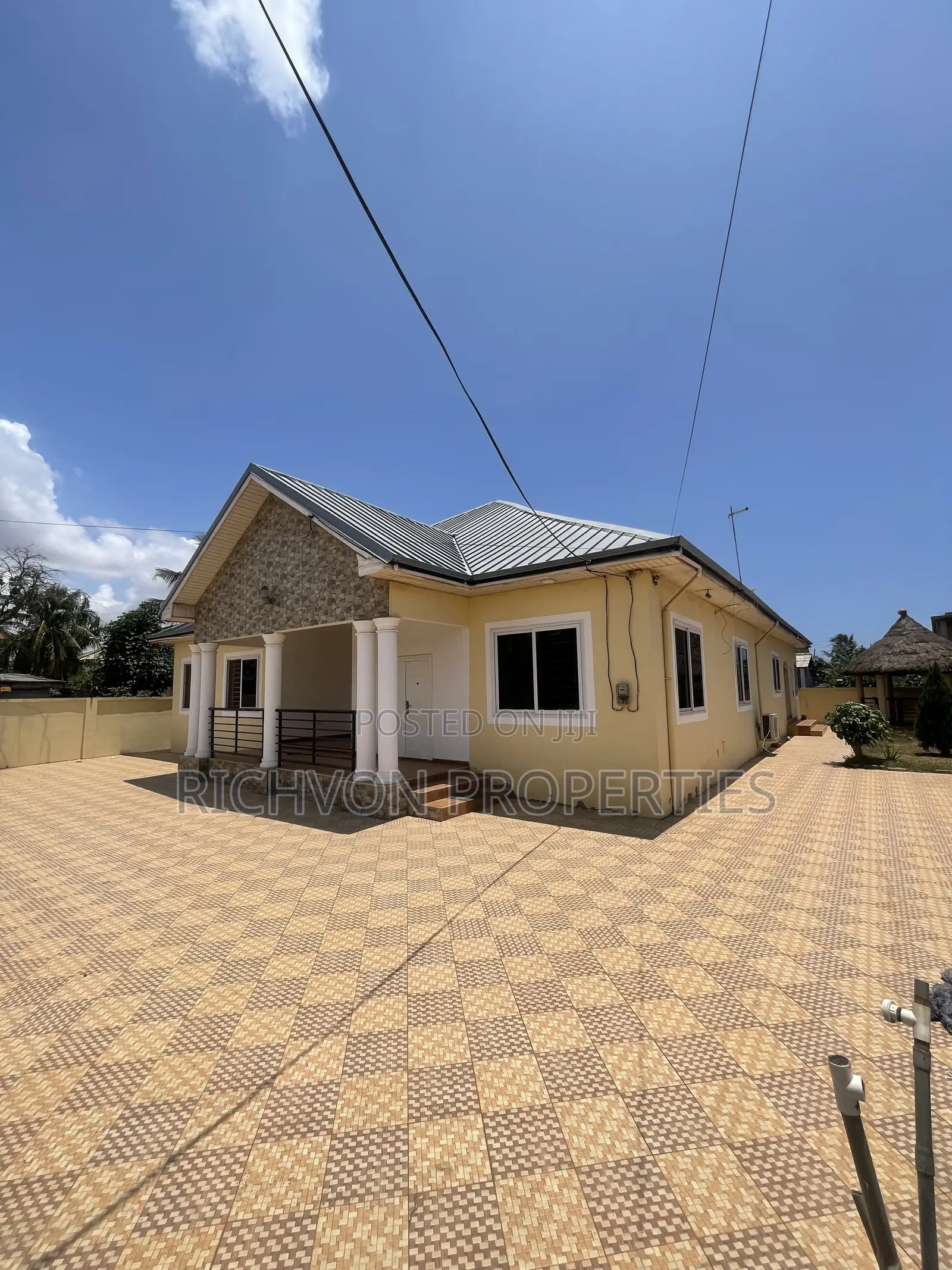 5bdrm Apartment in Richvon Properties, Baatsona Total for rent in Baatsona Total