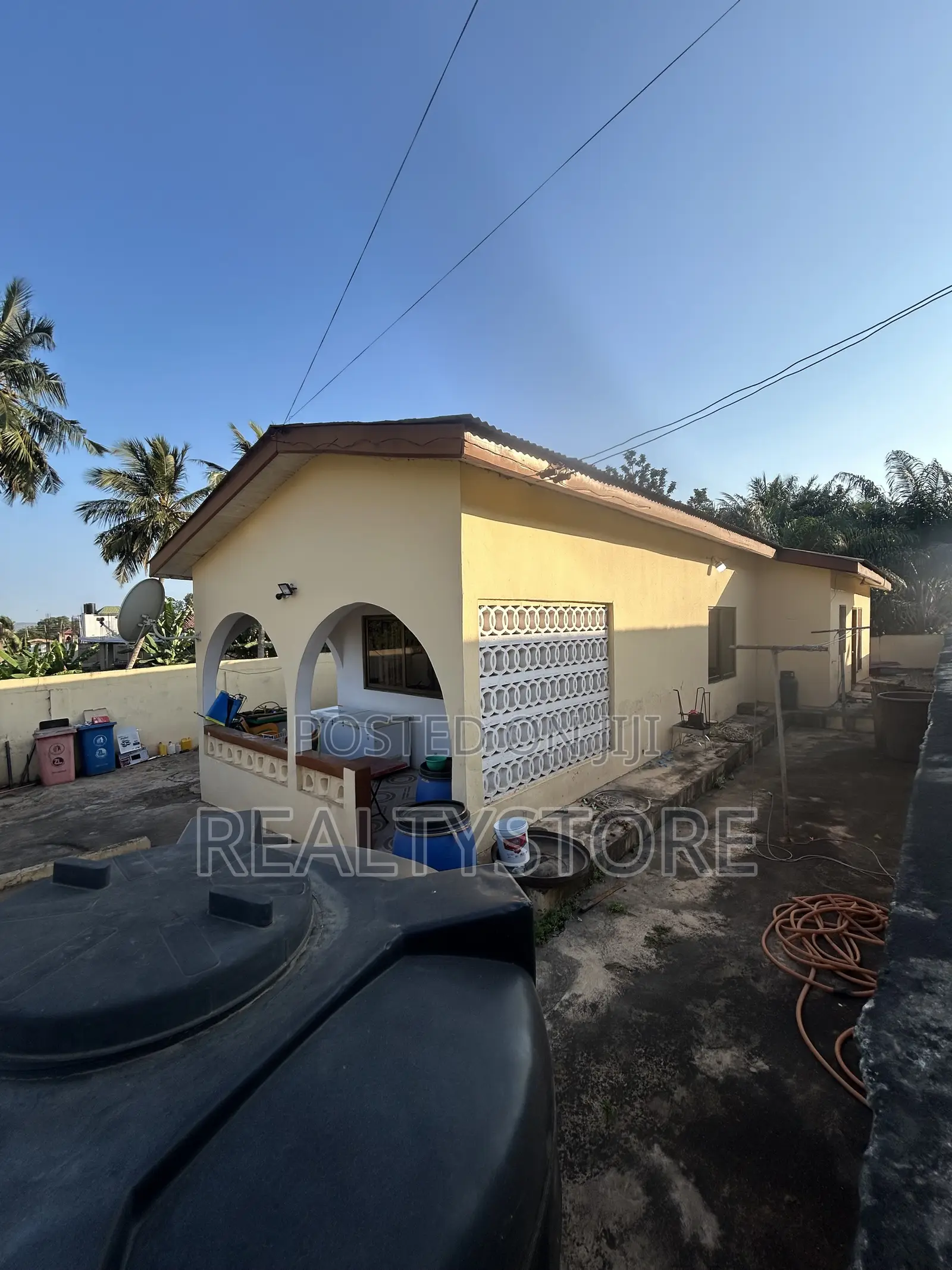 2bdrm House in Ashongman Estate, Accra Metropolitan for sale in Accra Metropolitan
