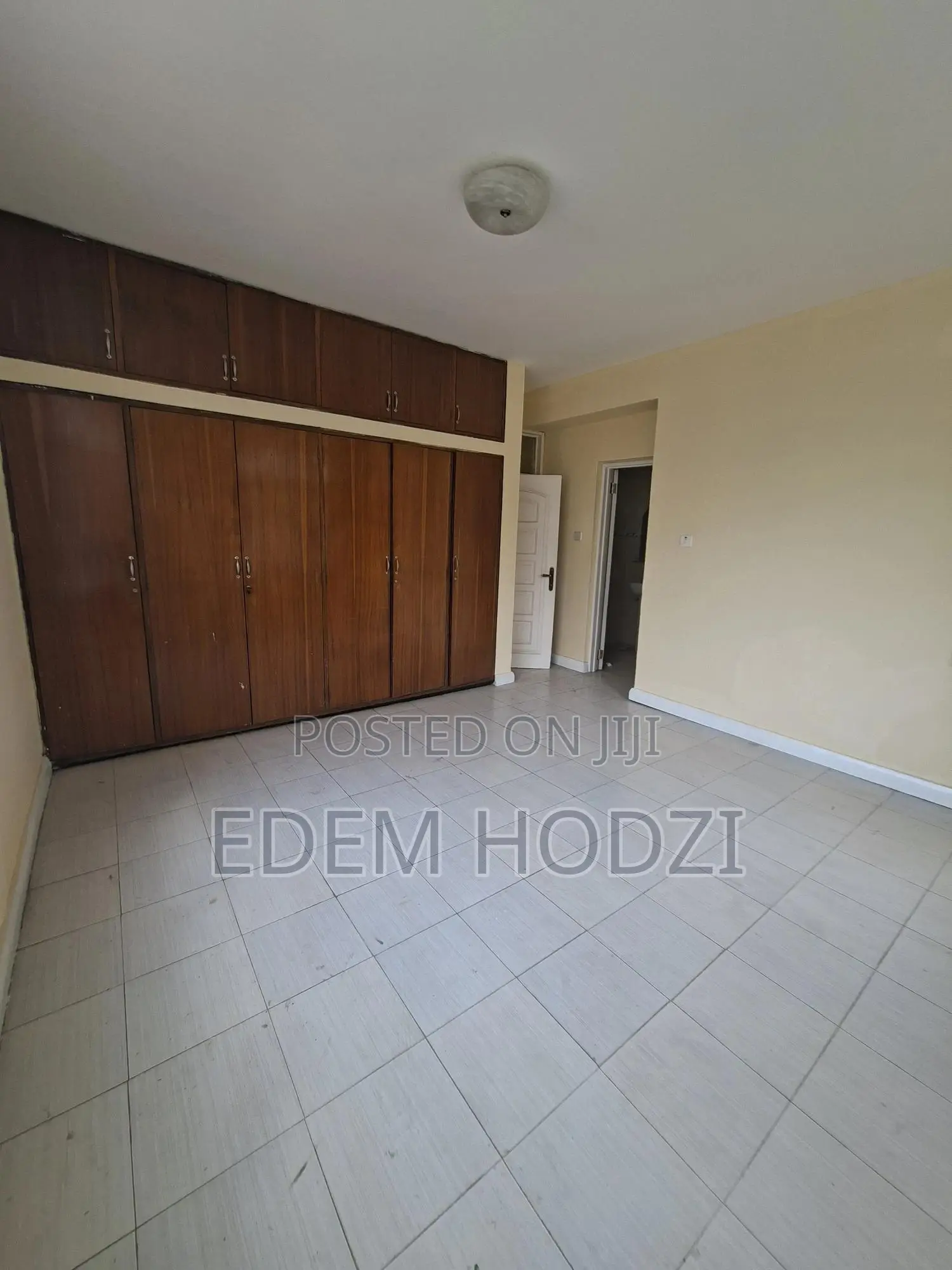 3bdrm Block of Flats in 2B Court 5, Housing Down for sale in Housing Down