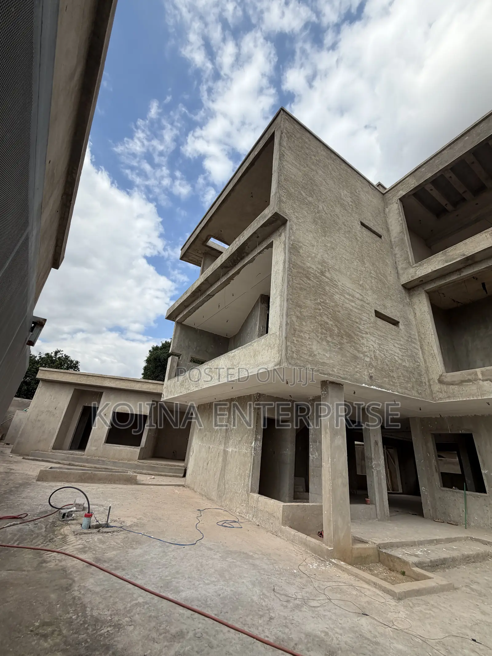 8bdrm Mansion in Daban, Kumasi Metropolitan for sale in Kumasi Metropolitan