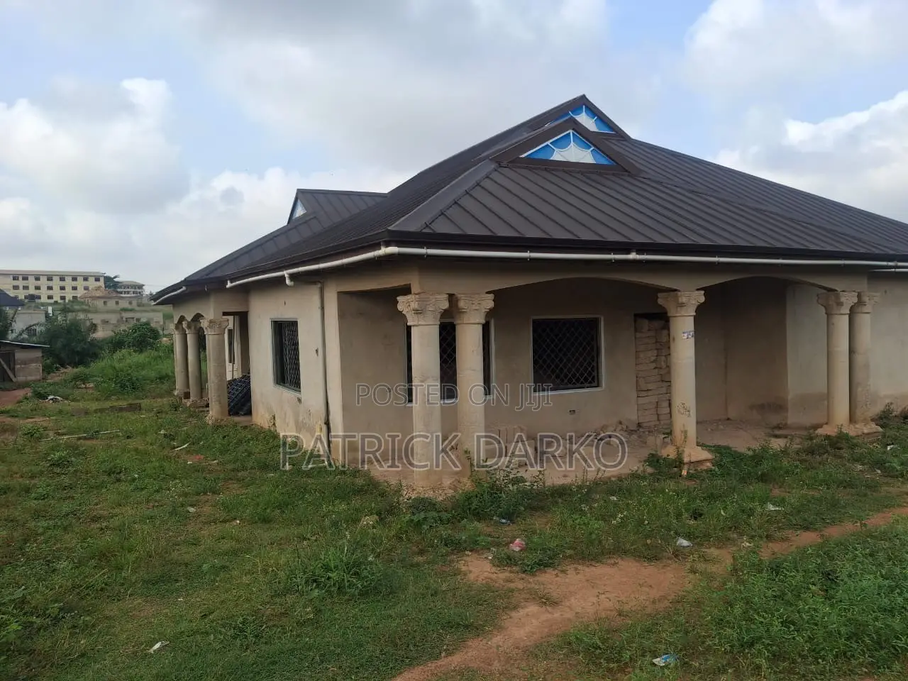 8bdrm House in Kwabre for sale in Kwabre