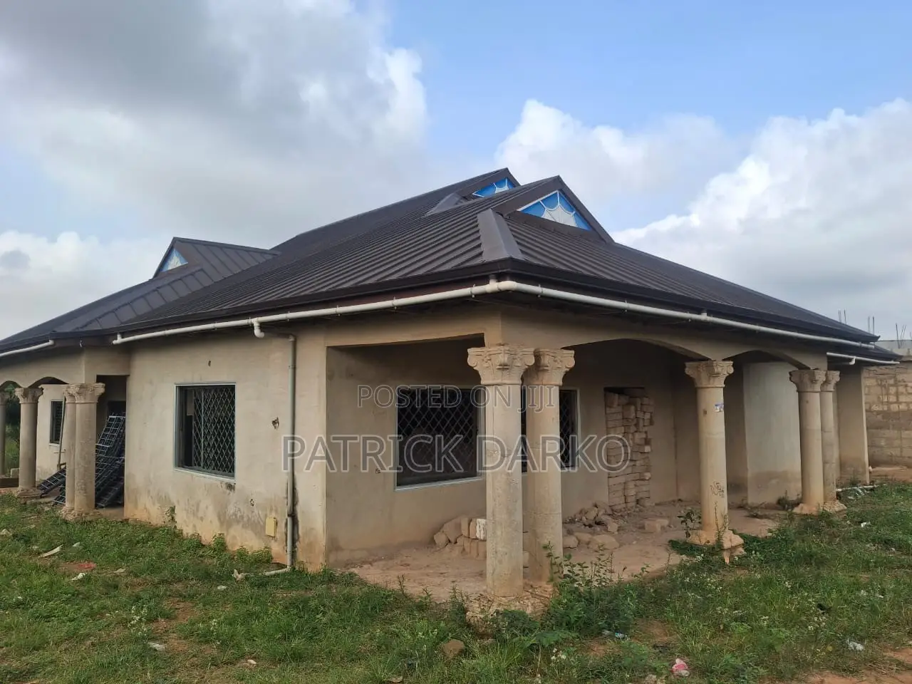 8bdrm House in Kwabre for sale in Kwabre