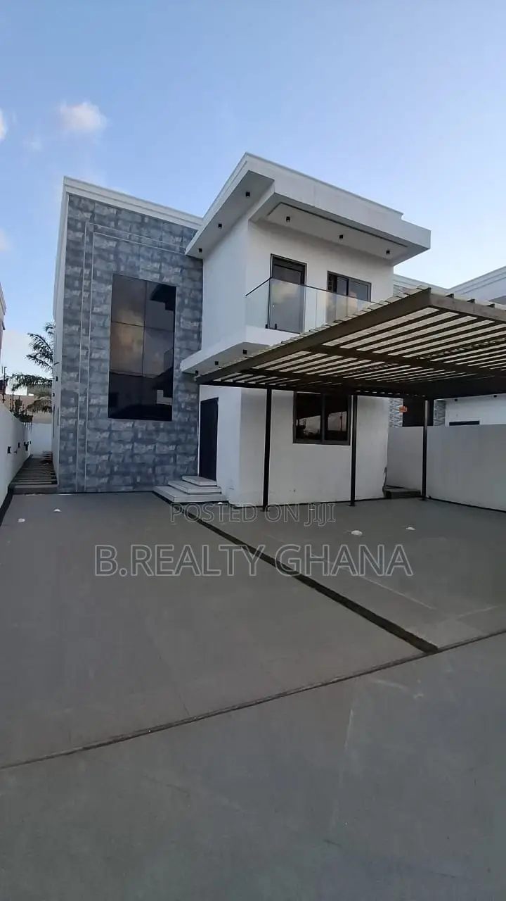 4bdrm House in Baatsona Total for sale in Baatsona Total