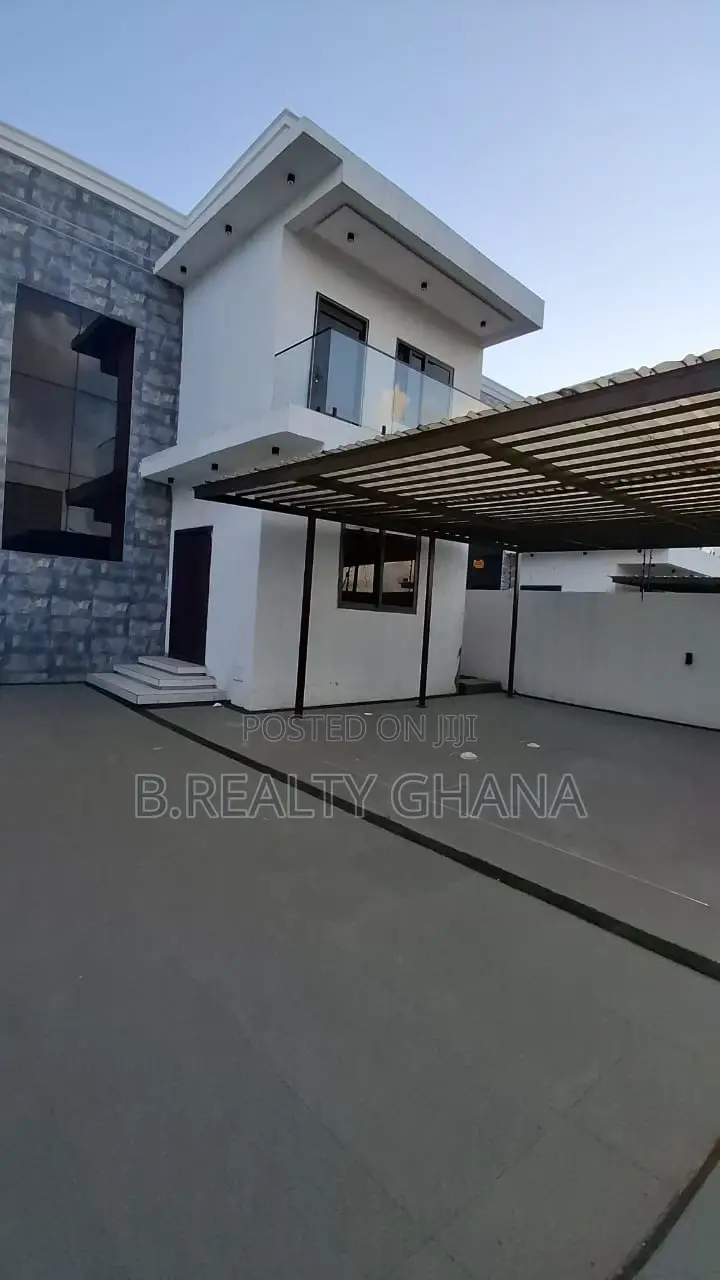 4bdrm House in Baatsona Total for sale in Baatsona Total