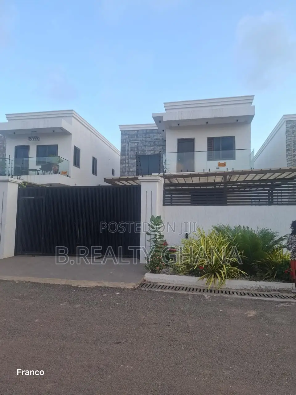4bdrm House in Baatsona Total for sale in Baatsona Total