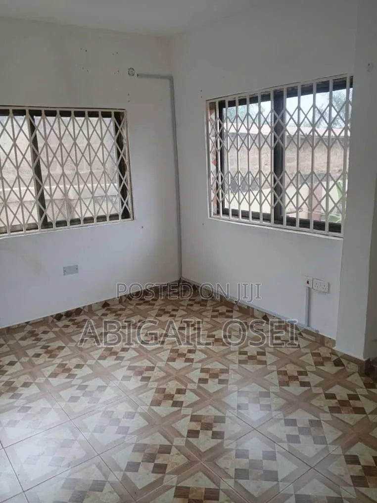 2bdrm Apartment in Amanfro, Malejor for rent in Malejor
