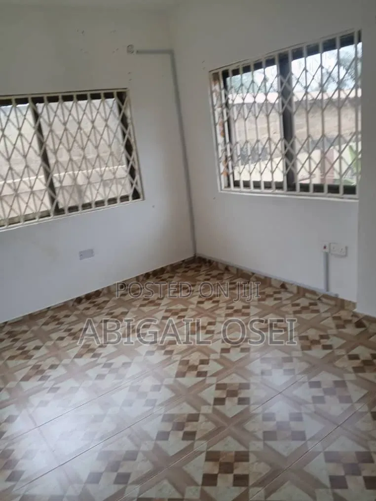 2bdrm Apartment in Amanfro, Malejor for rent in Malejor