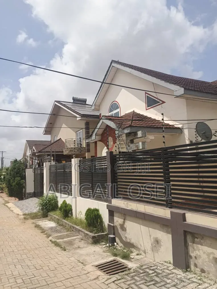 Furnished 3bdrm House in Madina Estate for rent in Estate