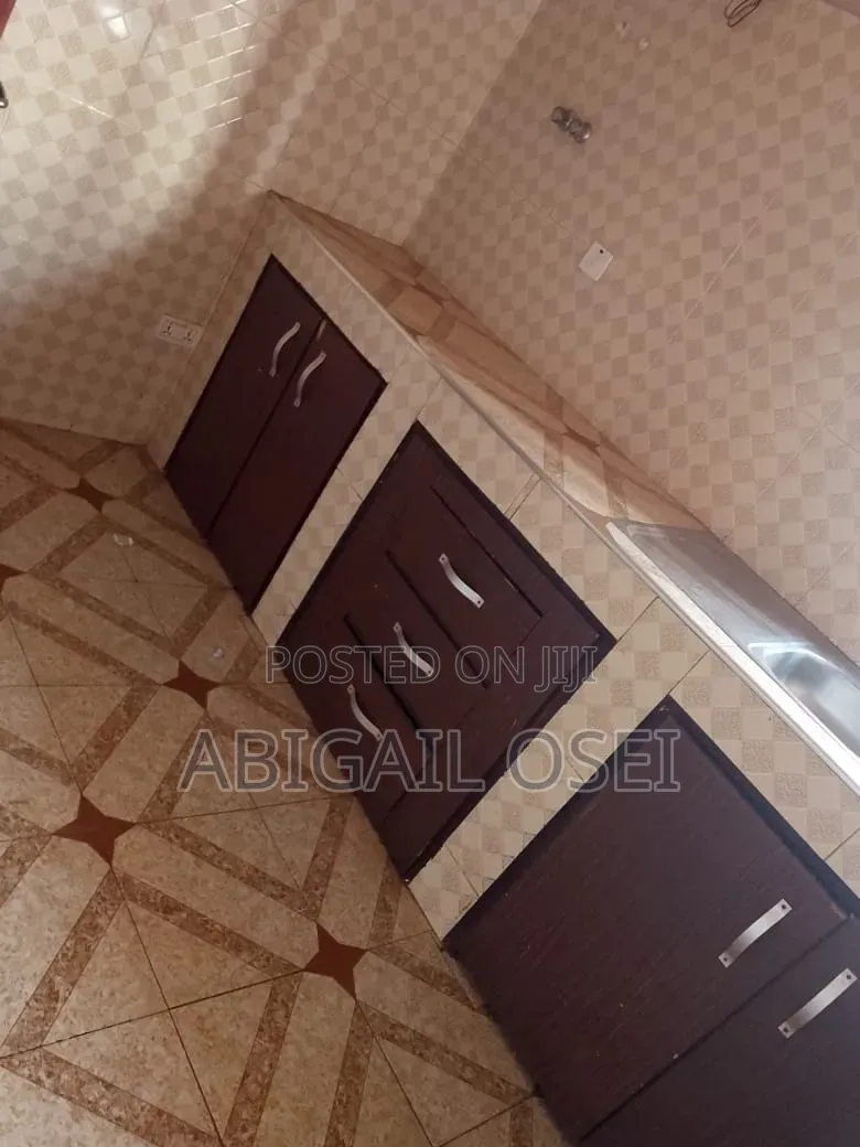 2bdrm Apartment in Asheyie, Main Station for rent in Main Station