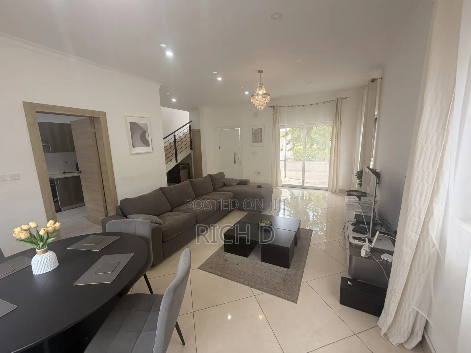Furnished 3bdrm House in The Greens Estate, Community 25 for rent in Community 25