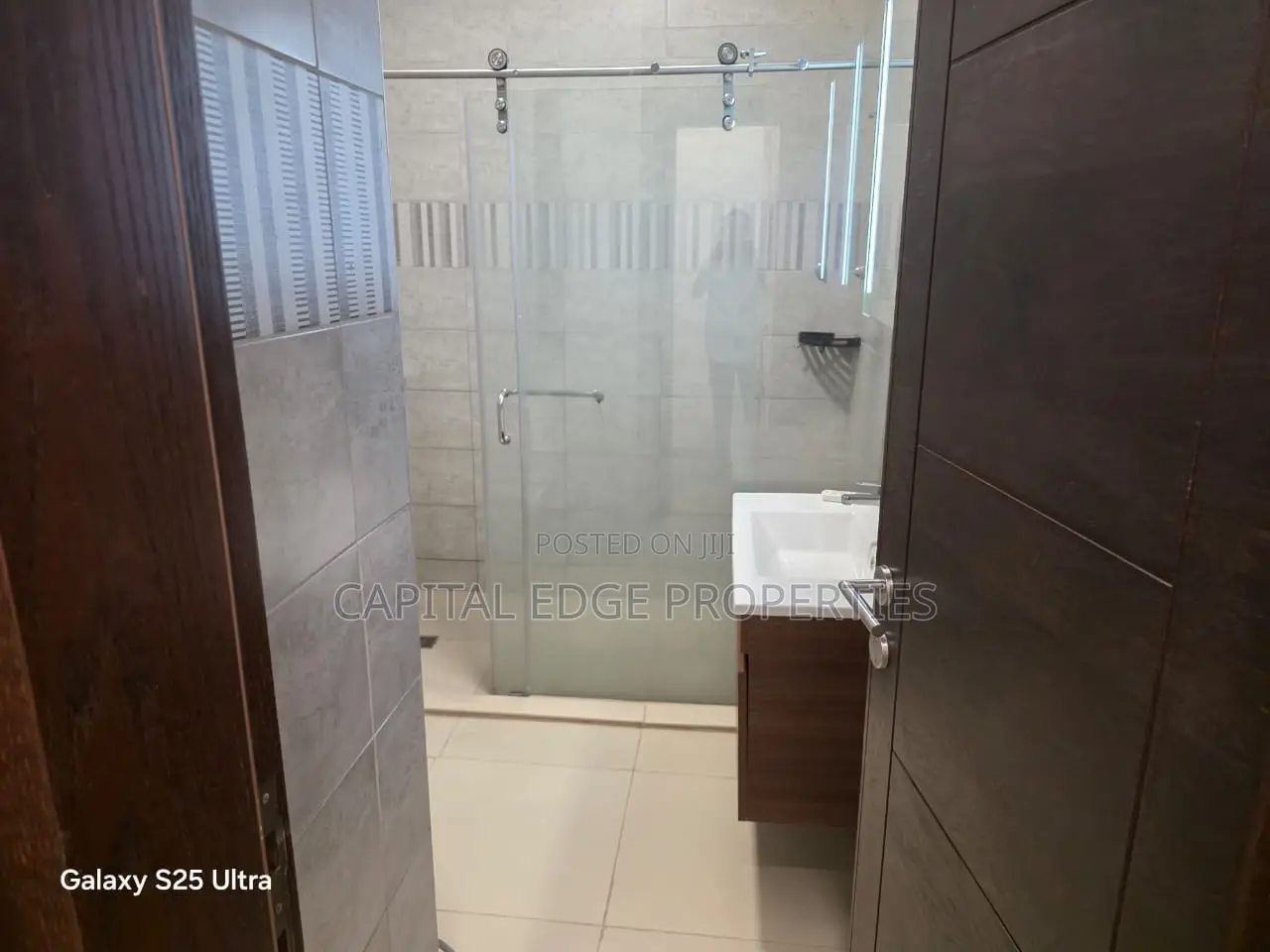 Furnished 3bdrm Apartment in Airport Residential for rent in Airport Residential Area