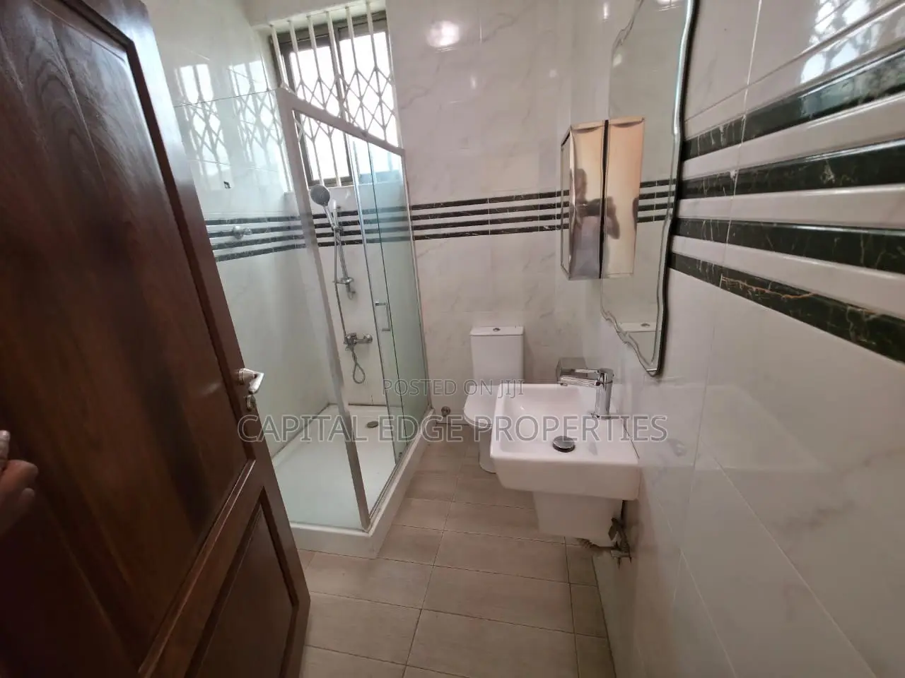 8bdrm House in East Legon for rent in East Legon