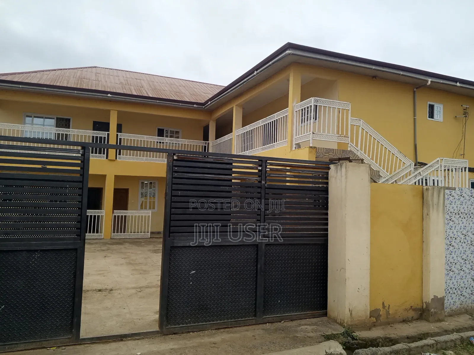 12bdrm Apartment in ....., Ablekuma for sale in Ablekuma