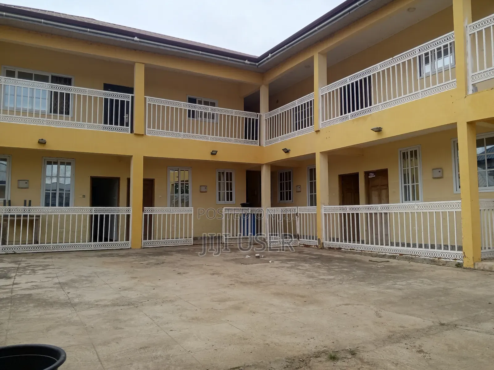 12bdrm Apartment in ....., Ablekuma for sale in Ablekuma