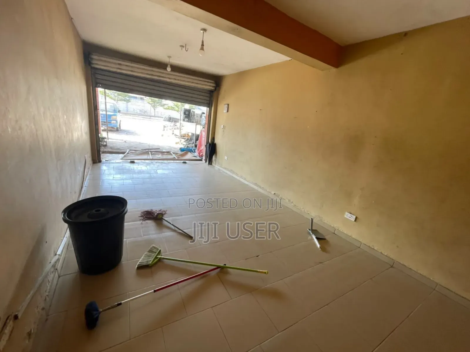 Shop for Rent in NIC
