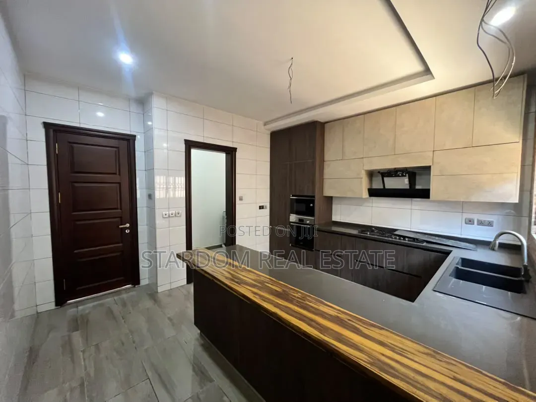 5bdrm Duplex in East Legon, A&C Mall Area for rent in A&C Mall Area