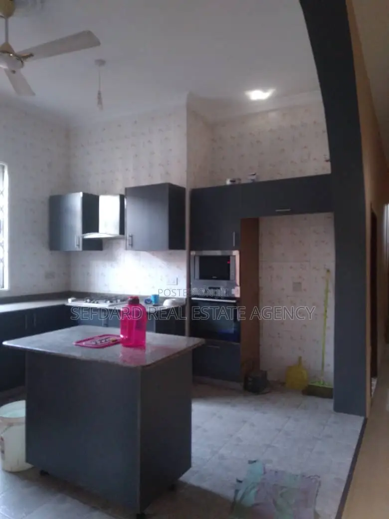 5bdrm House in Sefdard Properties, Spintex for rent in Spintex
