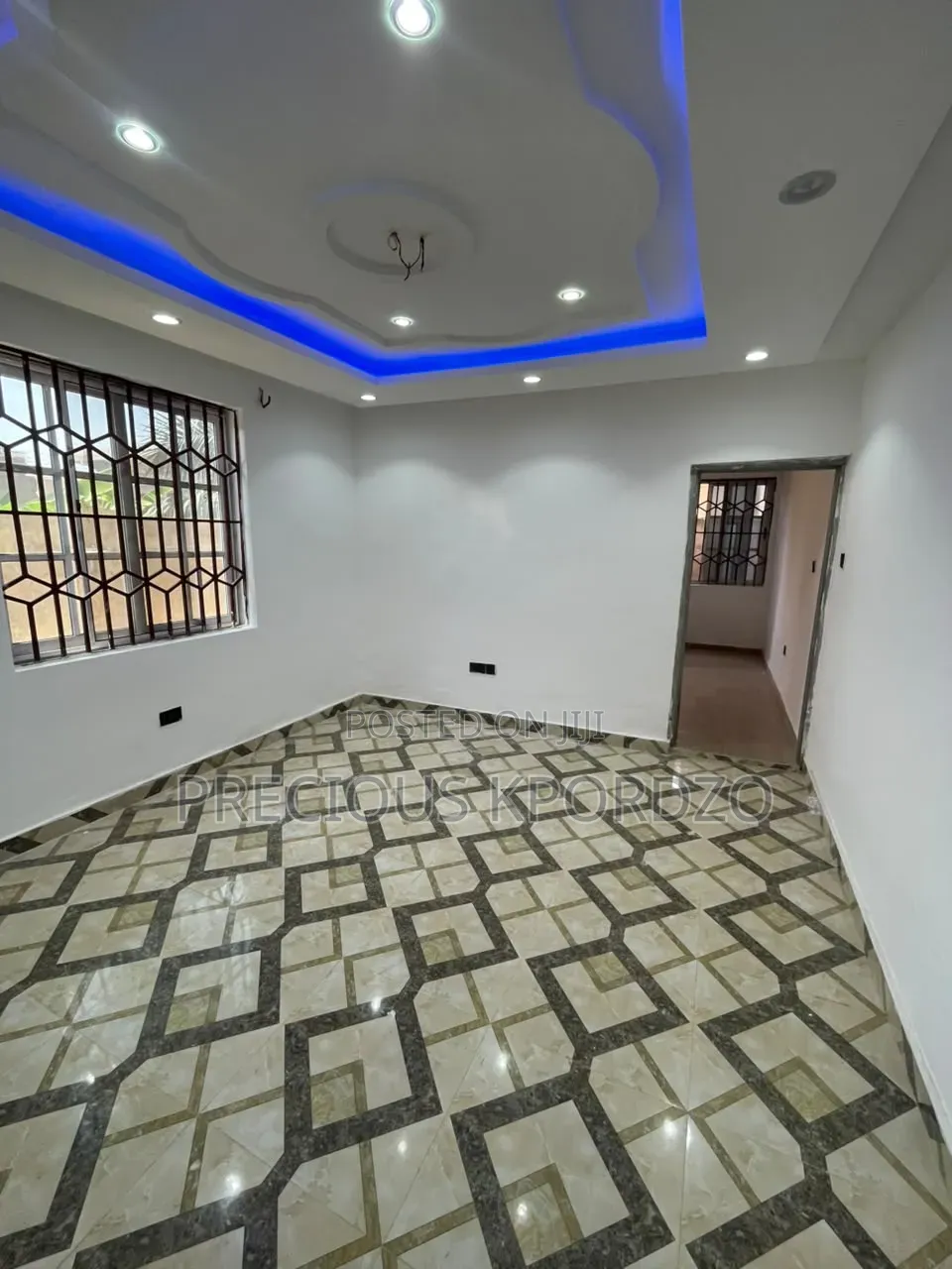 1bdrm Room & Parlour in Comm 1 Lakeside for rent in Lake Side Estate